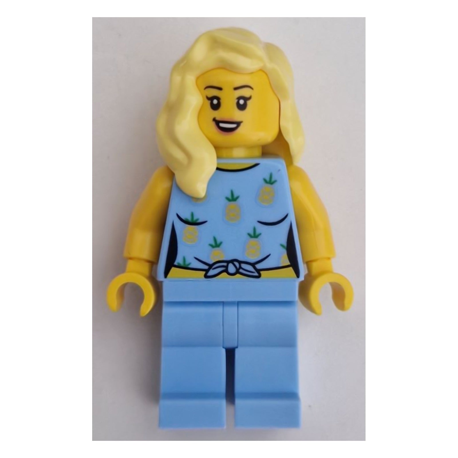 LEGO Minifigur Car Driver - Female, Bright Light Blue Knotted Top (cty1660)