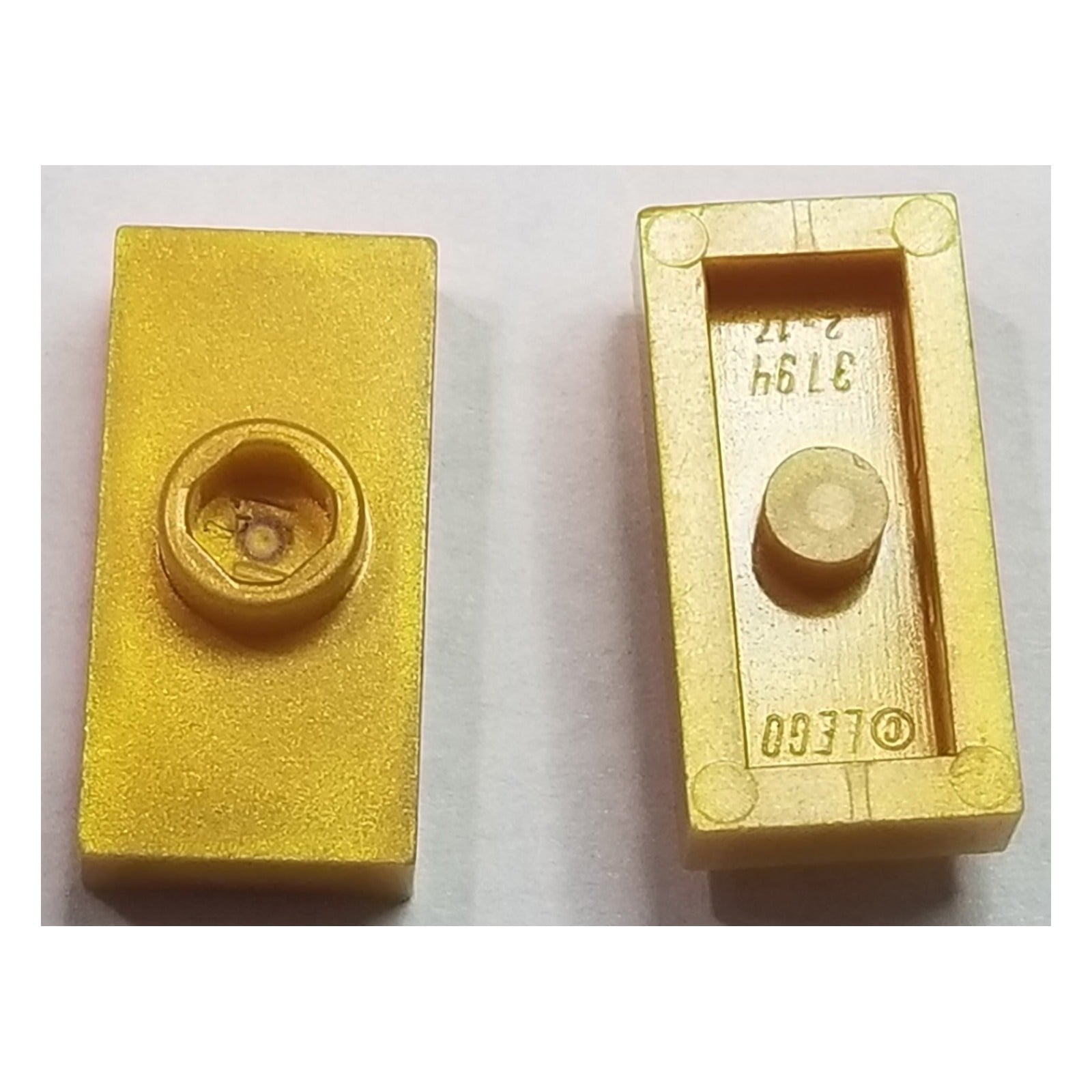 LEGO Plate modified 1 x 2 with 1 stud without groove (jumper) (3794a)